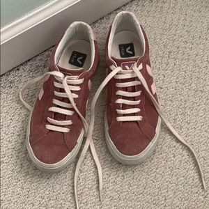 Veja Suede Esplar Low Sneakers in Dried Petal